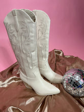 Load image into Gallery viewer, White cowgirl boots

